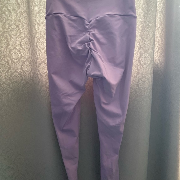 Leggings with booty scrunch - Picture 1 of 2